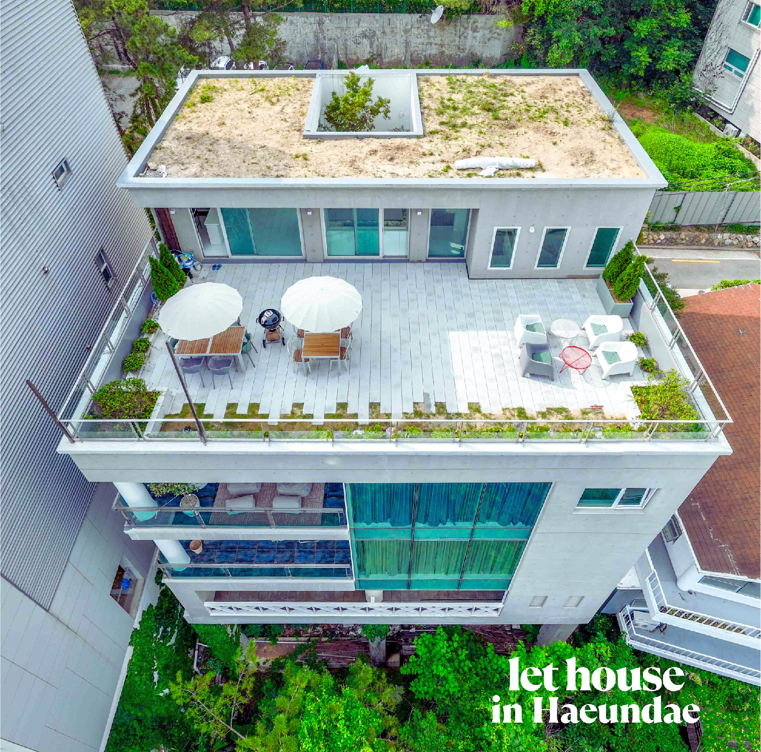 Exterior & Views