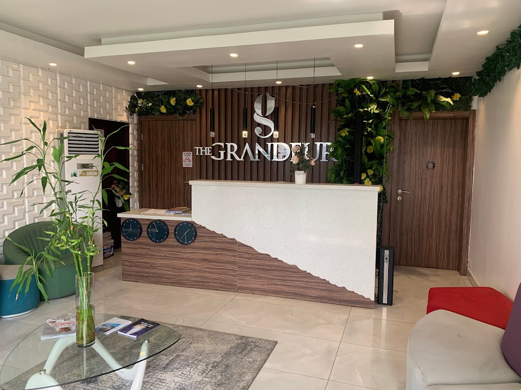 Reception 2, Grandeur, Eti-Osa