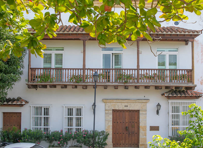 Exterior & Views