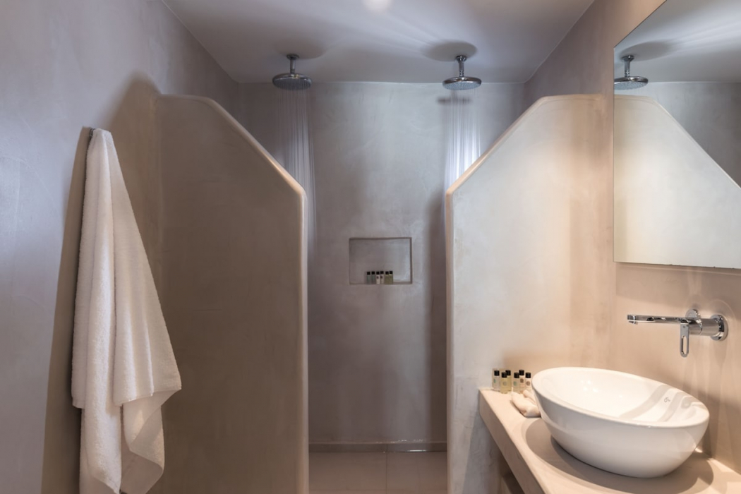 Bathroom 5, Strogili, South Aegean