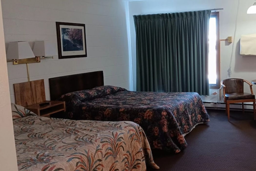 Bedroom 4, Scotwood Motel Washburn ND, McLean