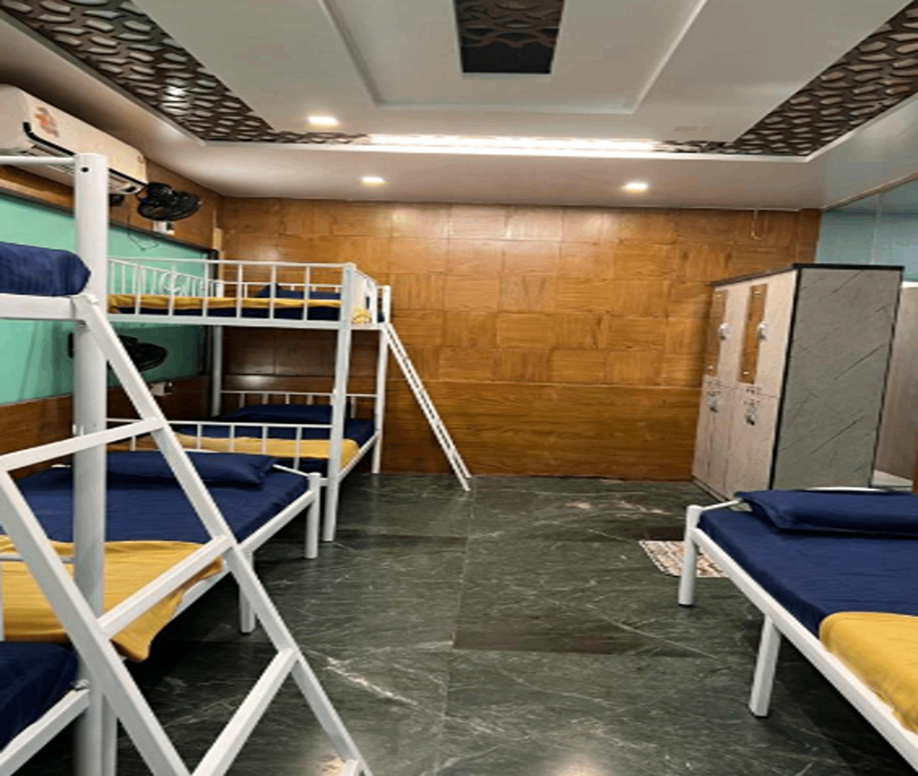 Bedroom 2, Backpackers hostel, Pune