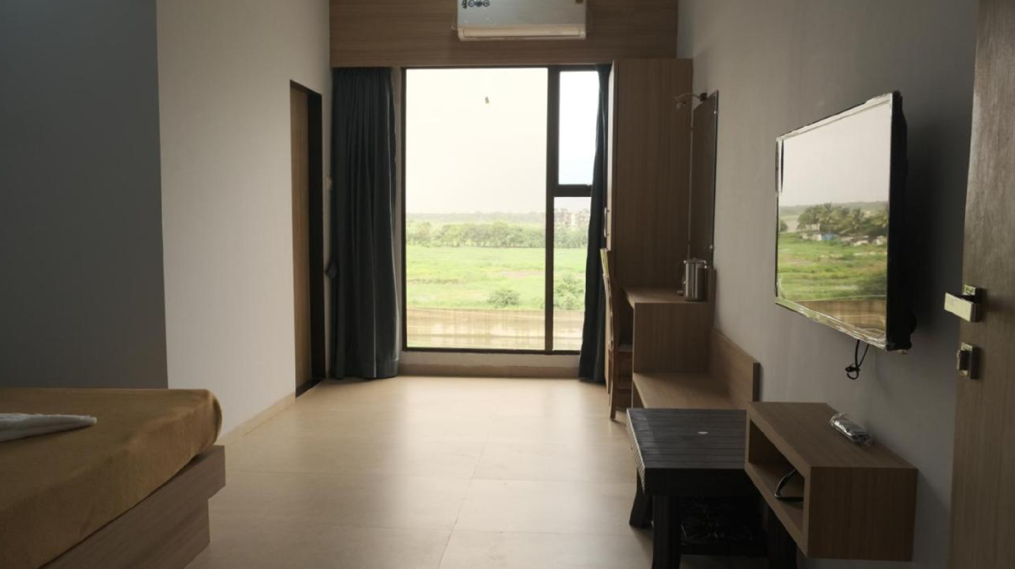 Bedroom 2, Hotel Sai Aakanksha, Palghar