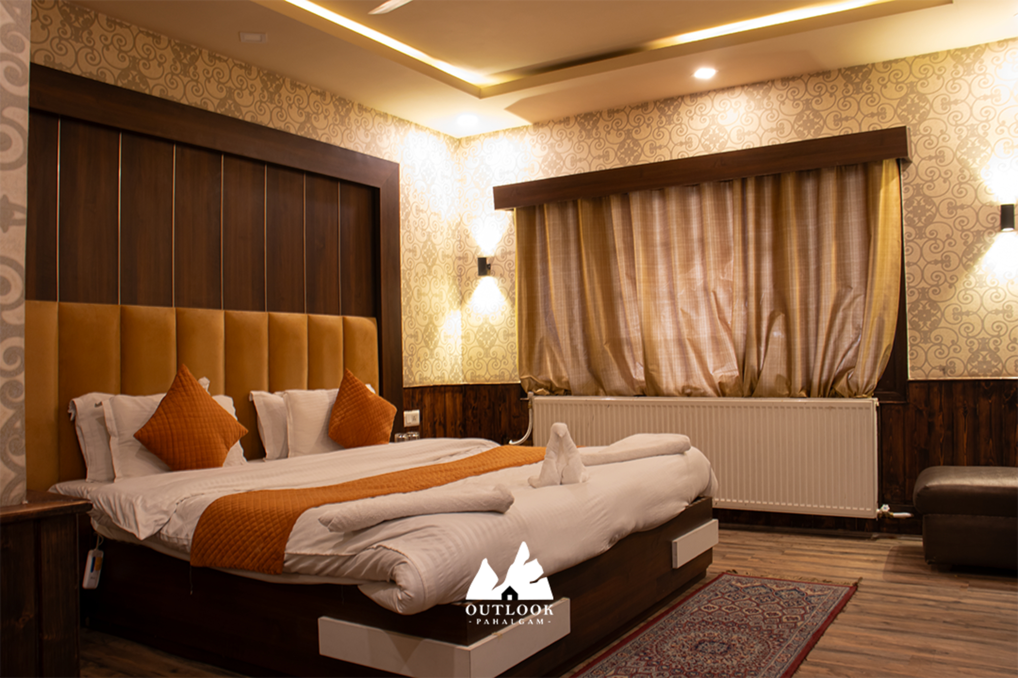 Bedroom 3, Hotel Outlook, Anantnag