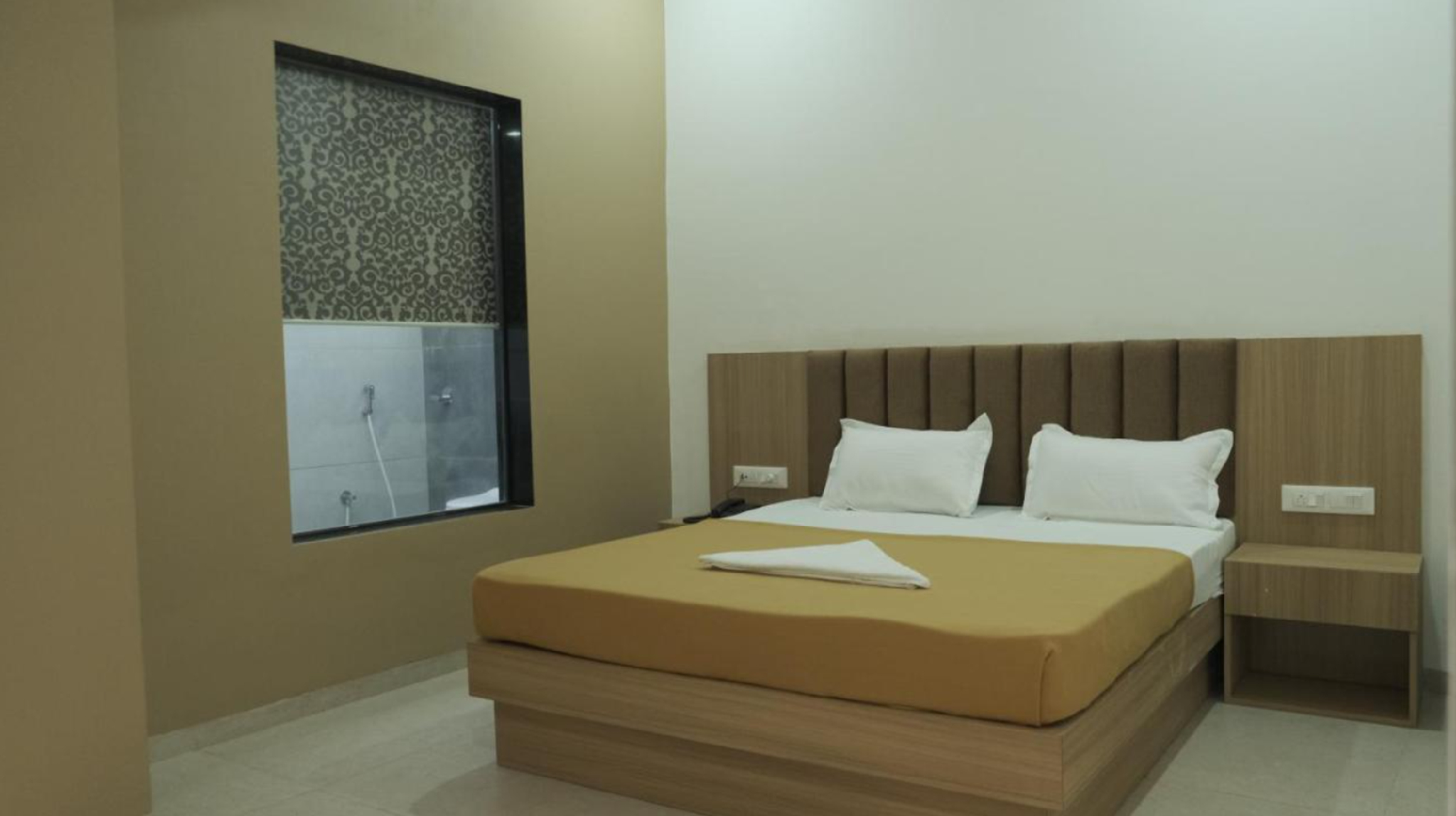 Bedroom 4, Hotel Sai Aakanksha, Palghar