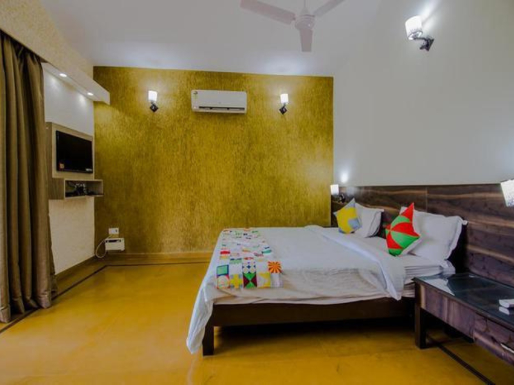 Bedroom 2, Aveeno Resort near Calangute and Baga, North Goa