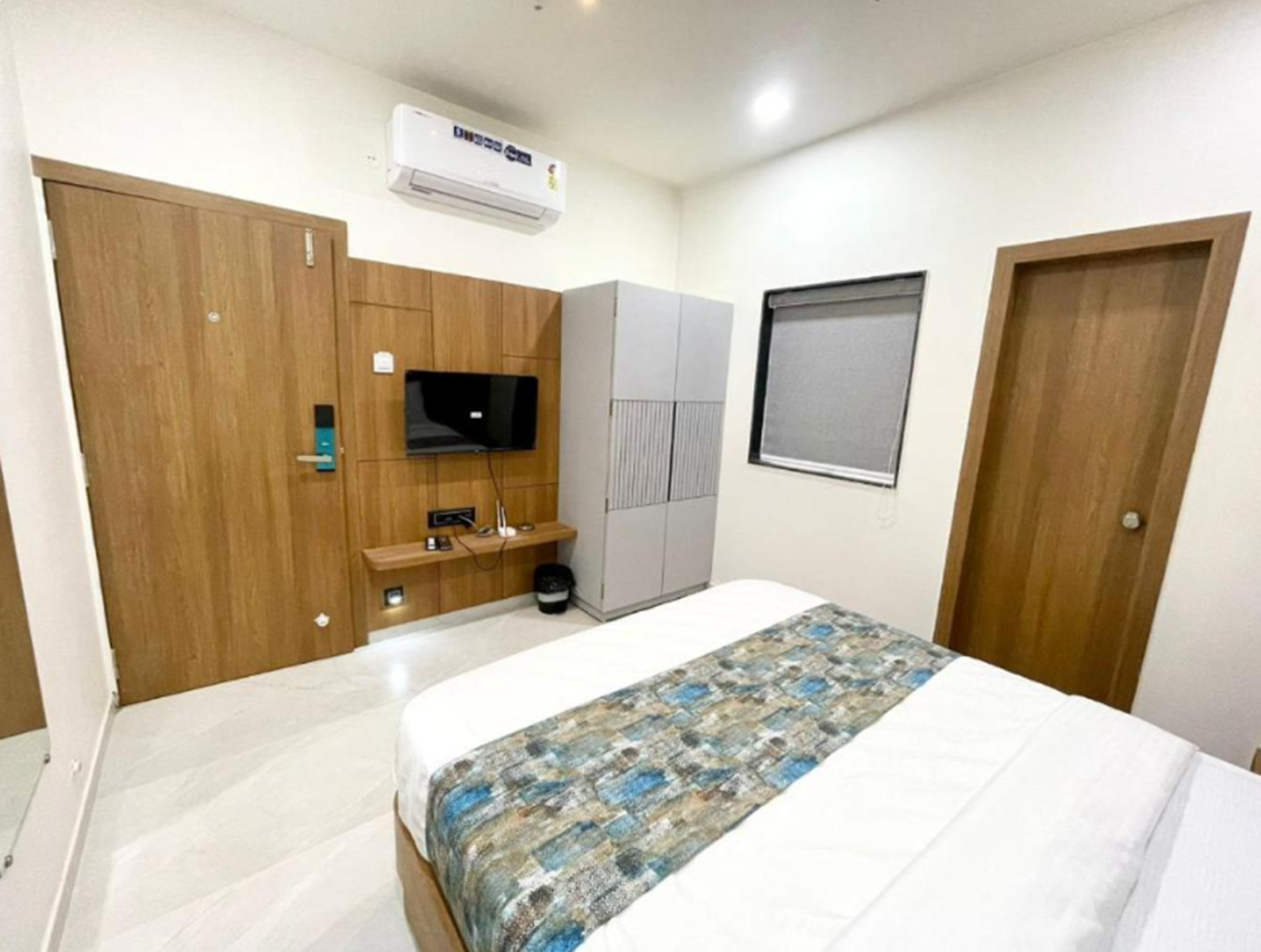 Bedroom 3, Hotel Royal Elite, Rajkot