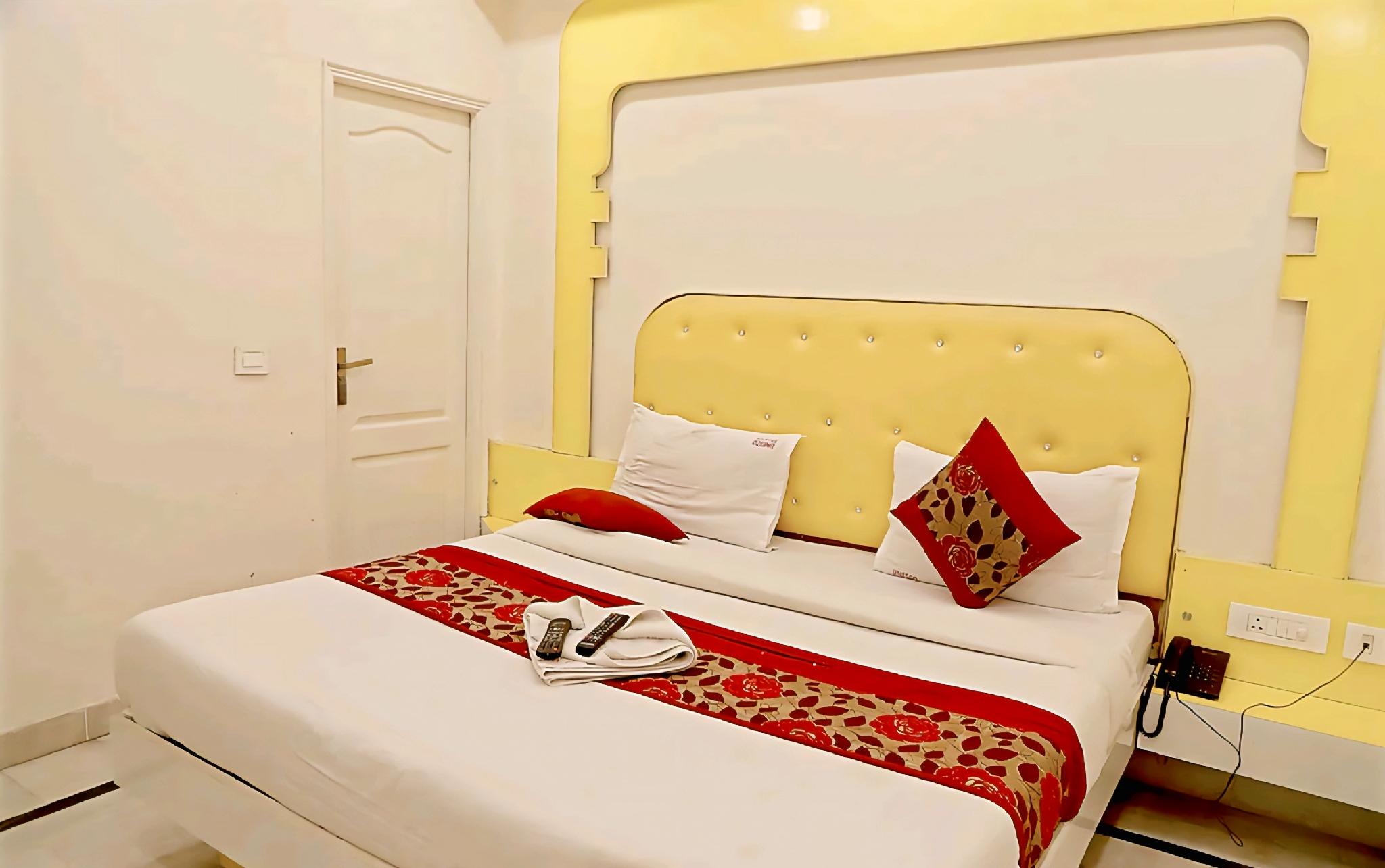 Bedroom 4, Hotel Leo Continental, Delhi