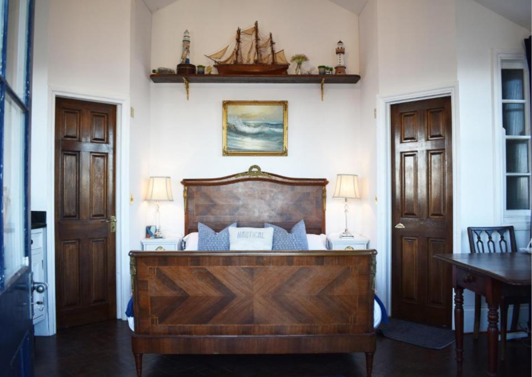 Bedroom 2, The West Usk Lighthouse Lightkeepers Lodge, Newport
