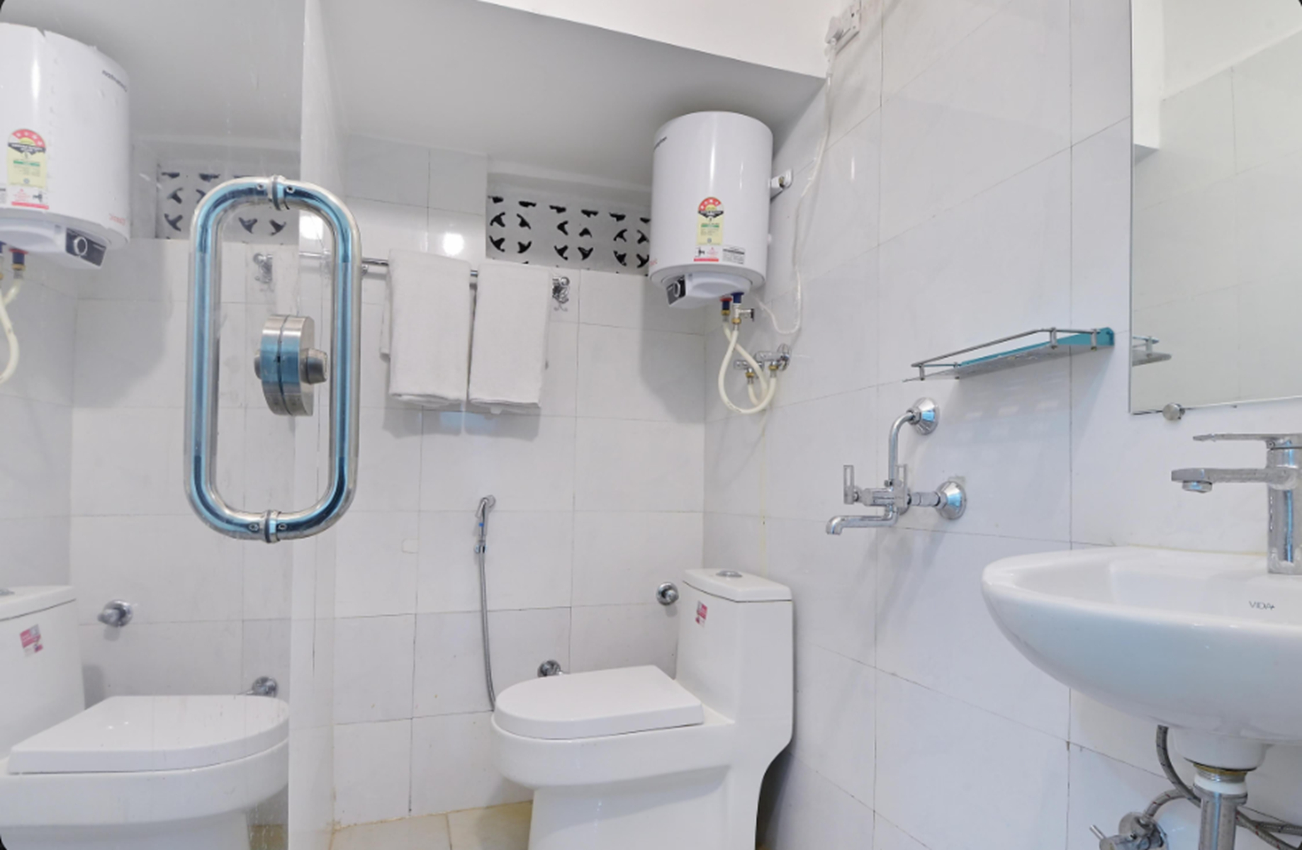 Bathroom 4, Chowdhry Tourist Lodge - New Delhi Railway Station, Delhi