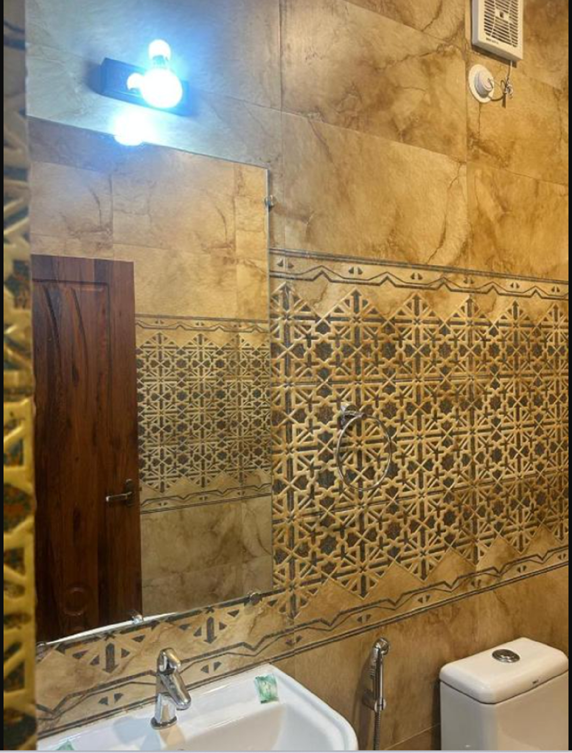 Bathroom, La Sea Vue, North Goa