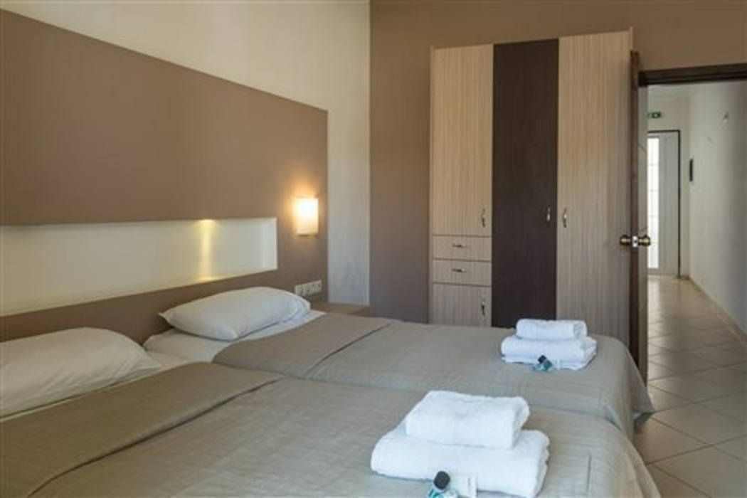 Bedroom 2, Zorbas Apartments, Crete