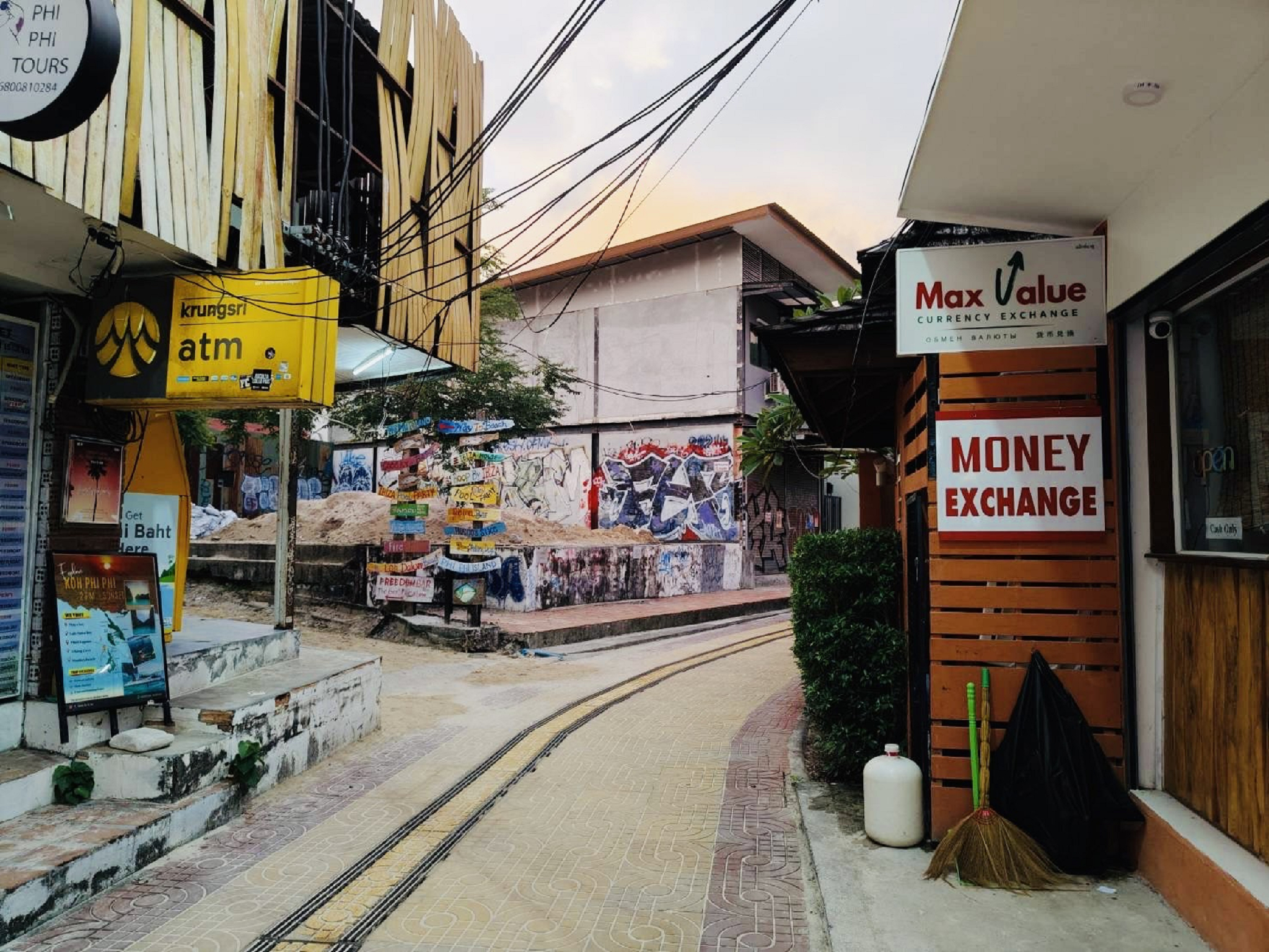 Shops 3, White House, Mueang Krabi