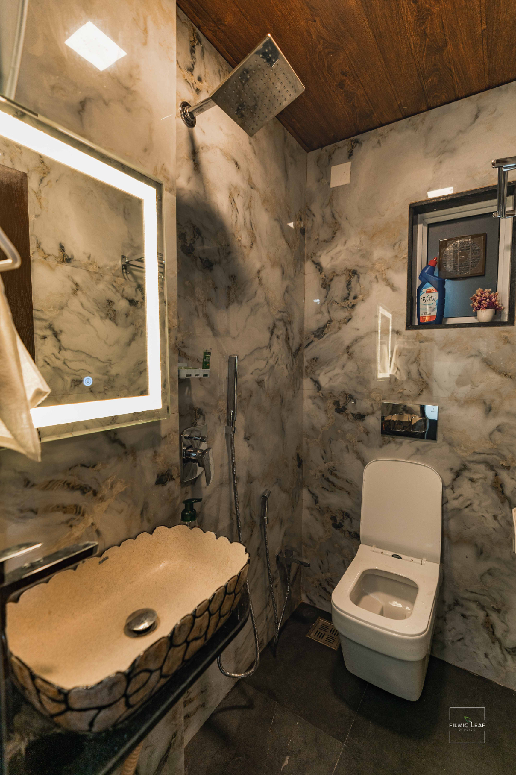 Bathroom 3, Villa Casa Blanca, Pune