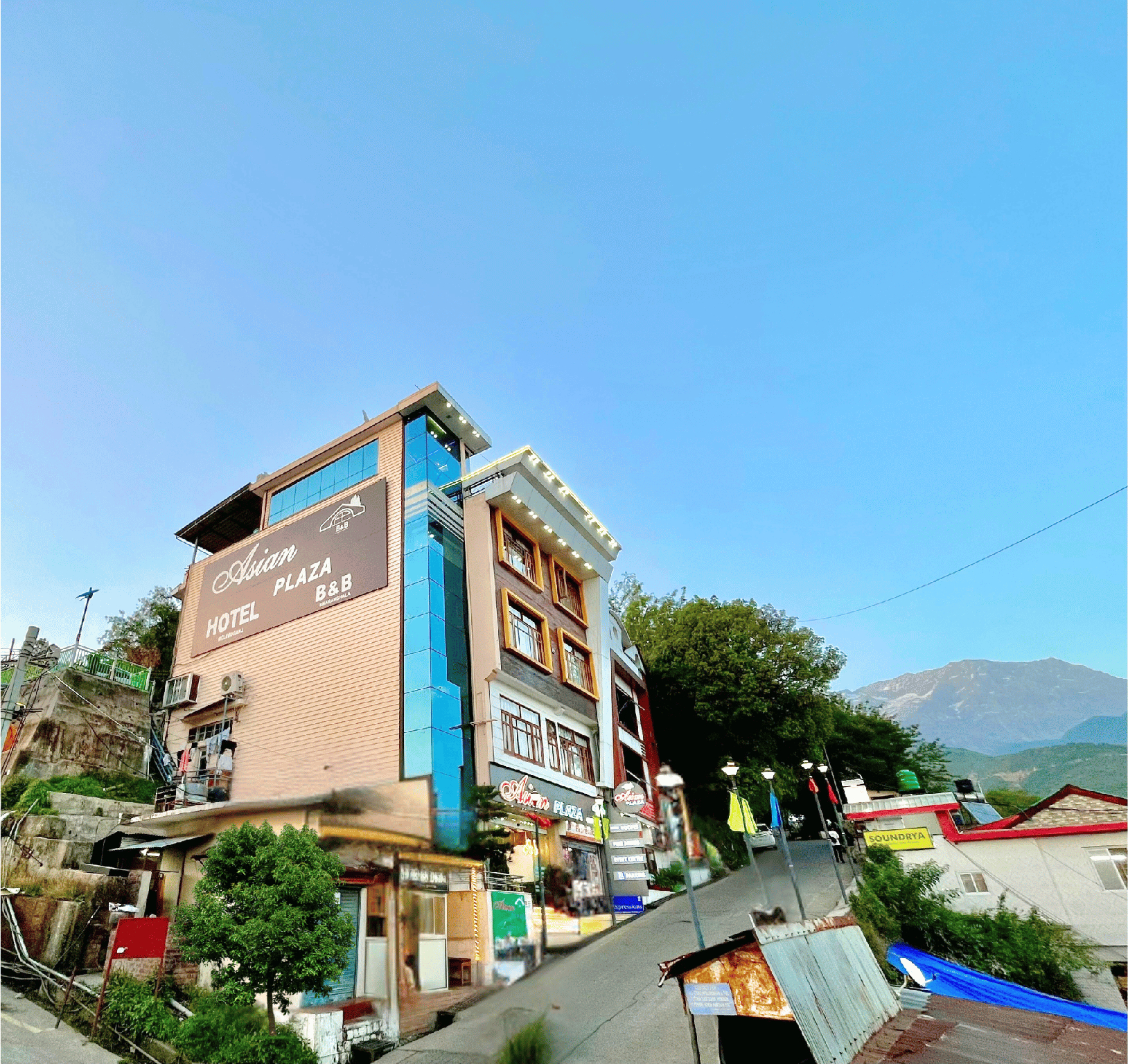 Exterior & Views