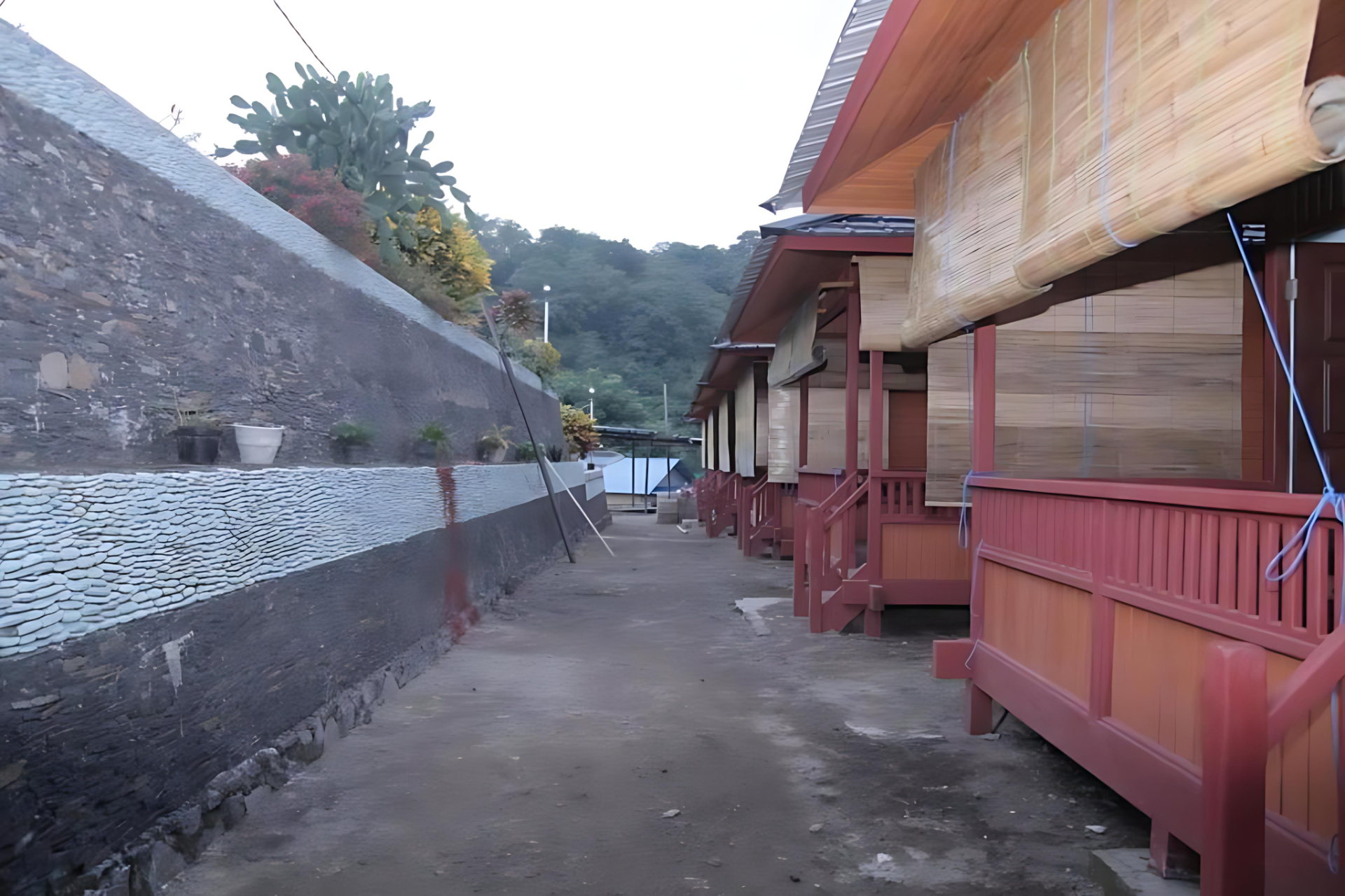 Others 4, WR Cottage Worho Rhena, Ende