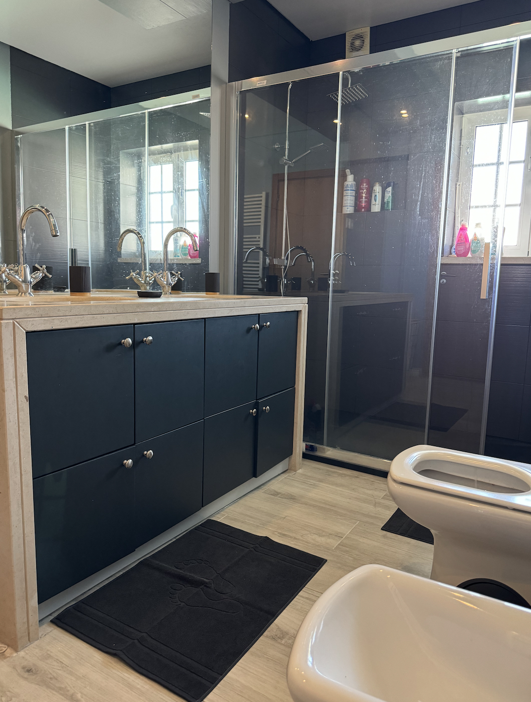 Bathroom 4, Spacious, quiet, charming villa with private pool and close to Lisbon, Salvaterra de Magos