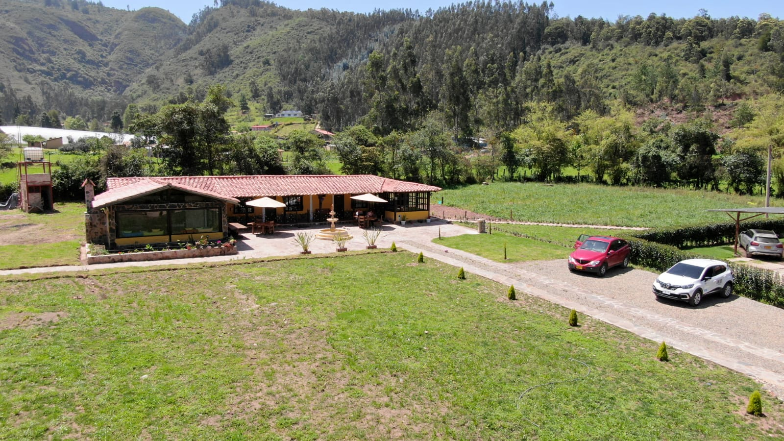 Exterior & Views
