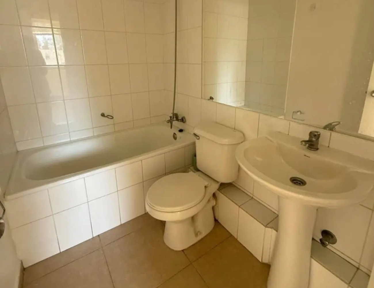 Bathroom 2, Morros del Pacifico, Cardenal Caro