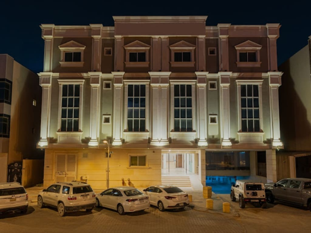 2, Luxurious 1-bedroom Apartment in Almughrizat, Riyadh