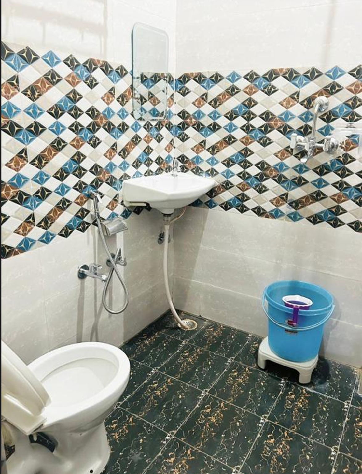 Bathroom 2, Lotus Paying Guest house, Chandauli