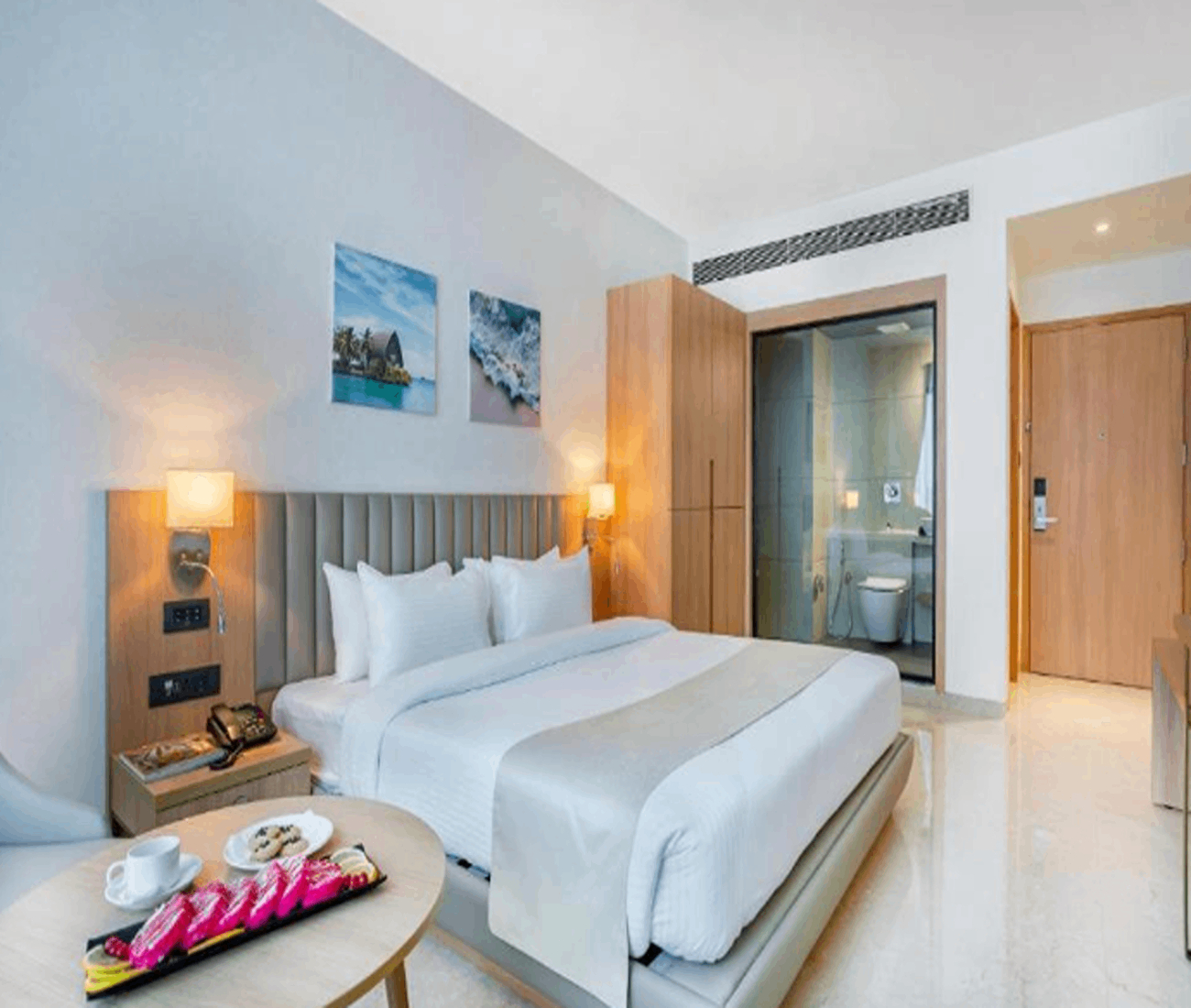 Bedroom 1, Hotel PLAZA International near Delhi airport, Delhi