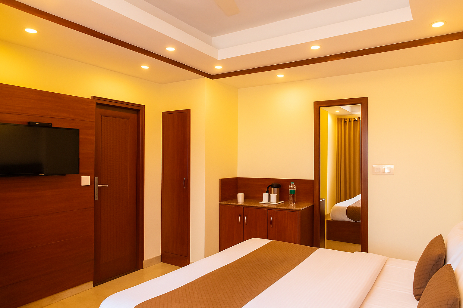 Bedroom 2, Hotel Samrat - On Mall Road , Dehradun