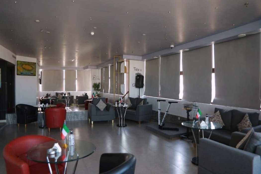 Food & Drinks 5, Le Jazz Hotel