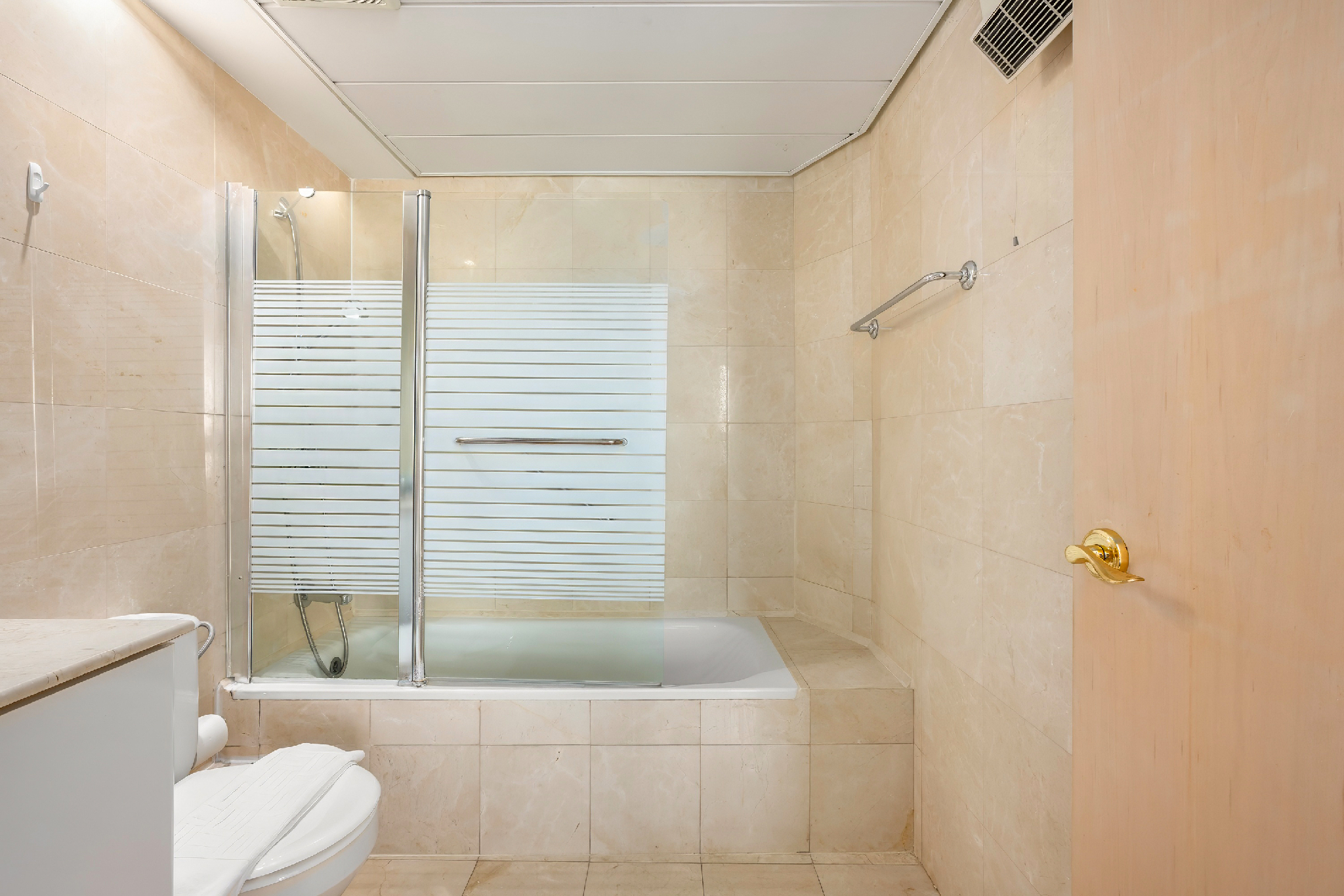 Bathroom 3, Beachfront Balcony with Panoramic Sea Views