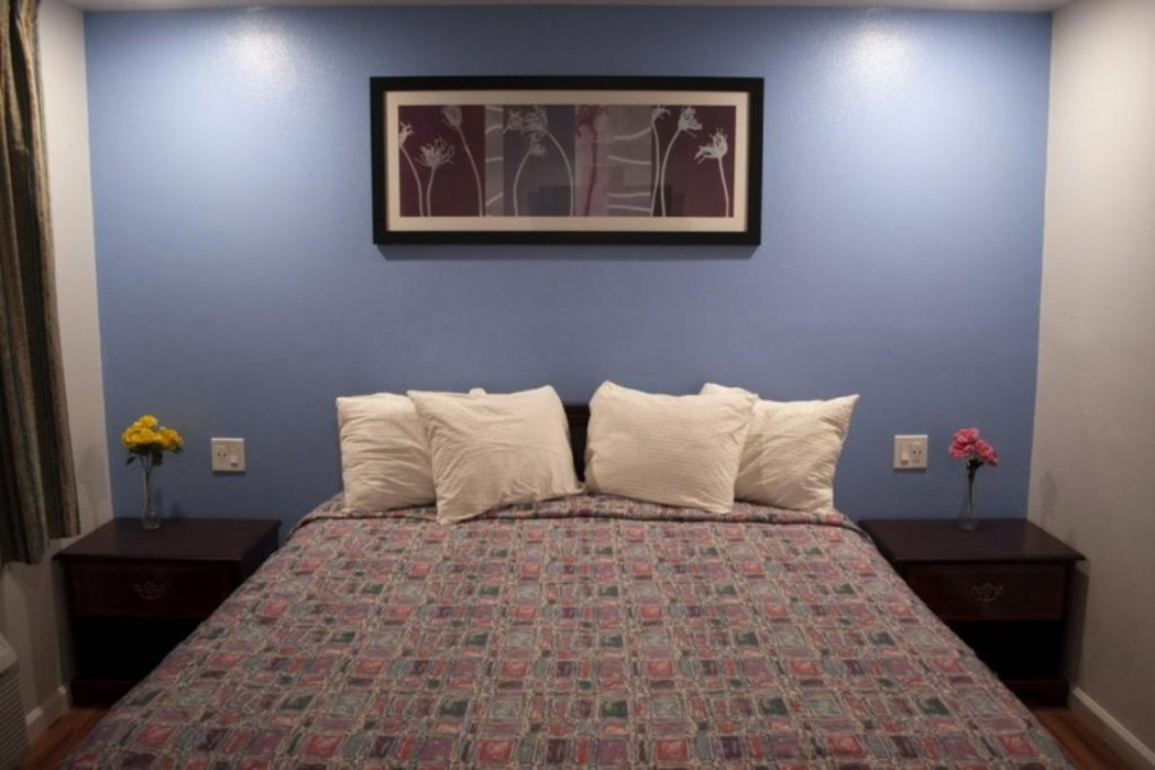 Bedroom 2, Premier Inn & Suites, Alameda