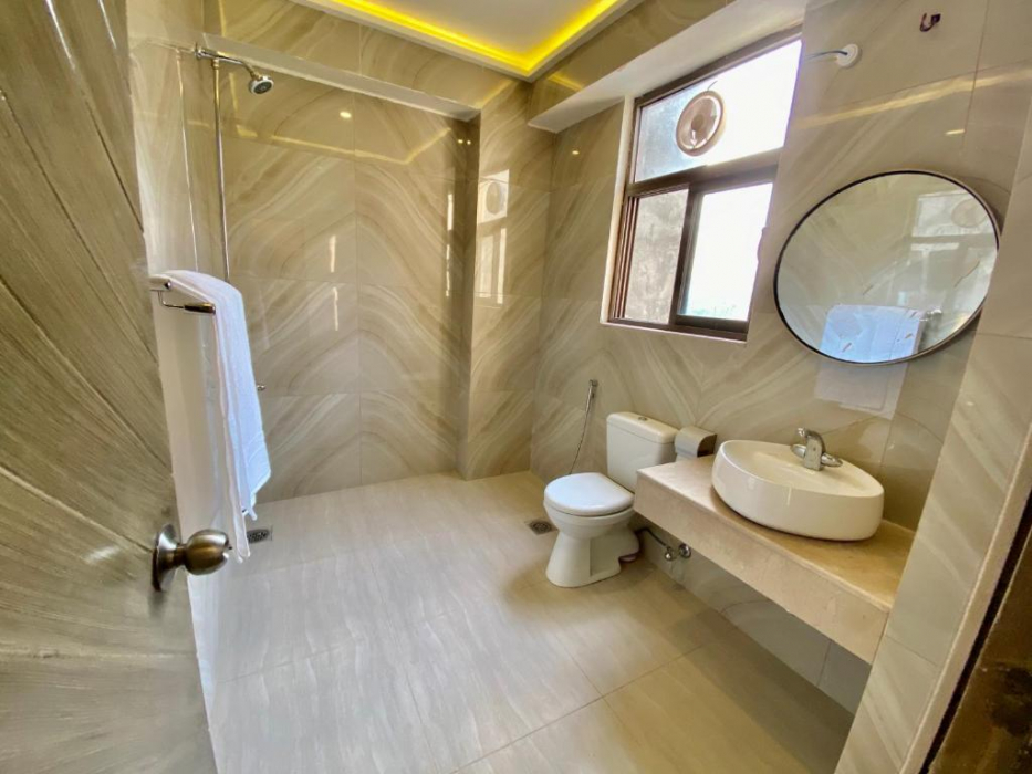 Bathroom 5, Shelton's Ambassador Hotel, Islamabad