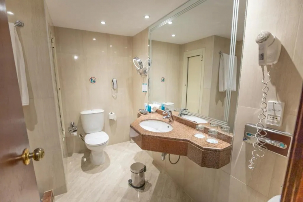 Bathroom 4, Sunrise Holidays Resort- Adults Only (Plus 16), Al-Ghurdaqah