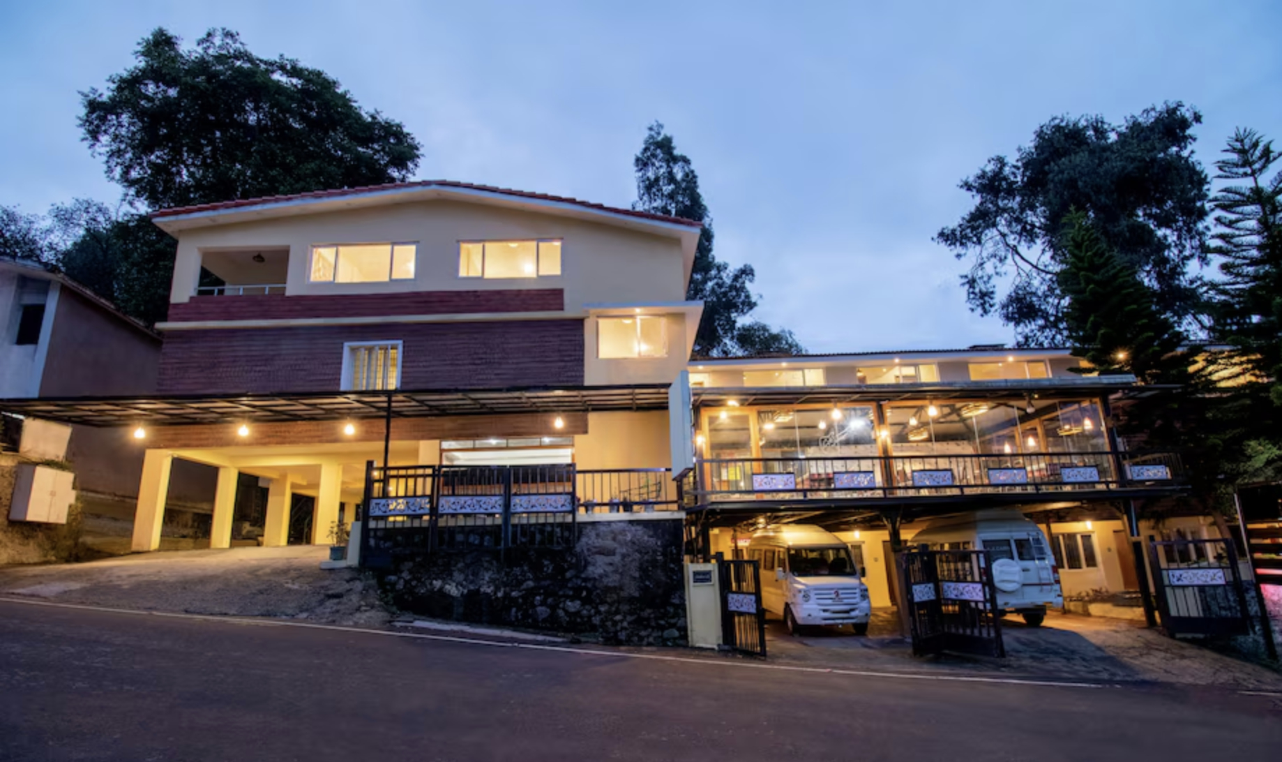 Exterior & Views