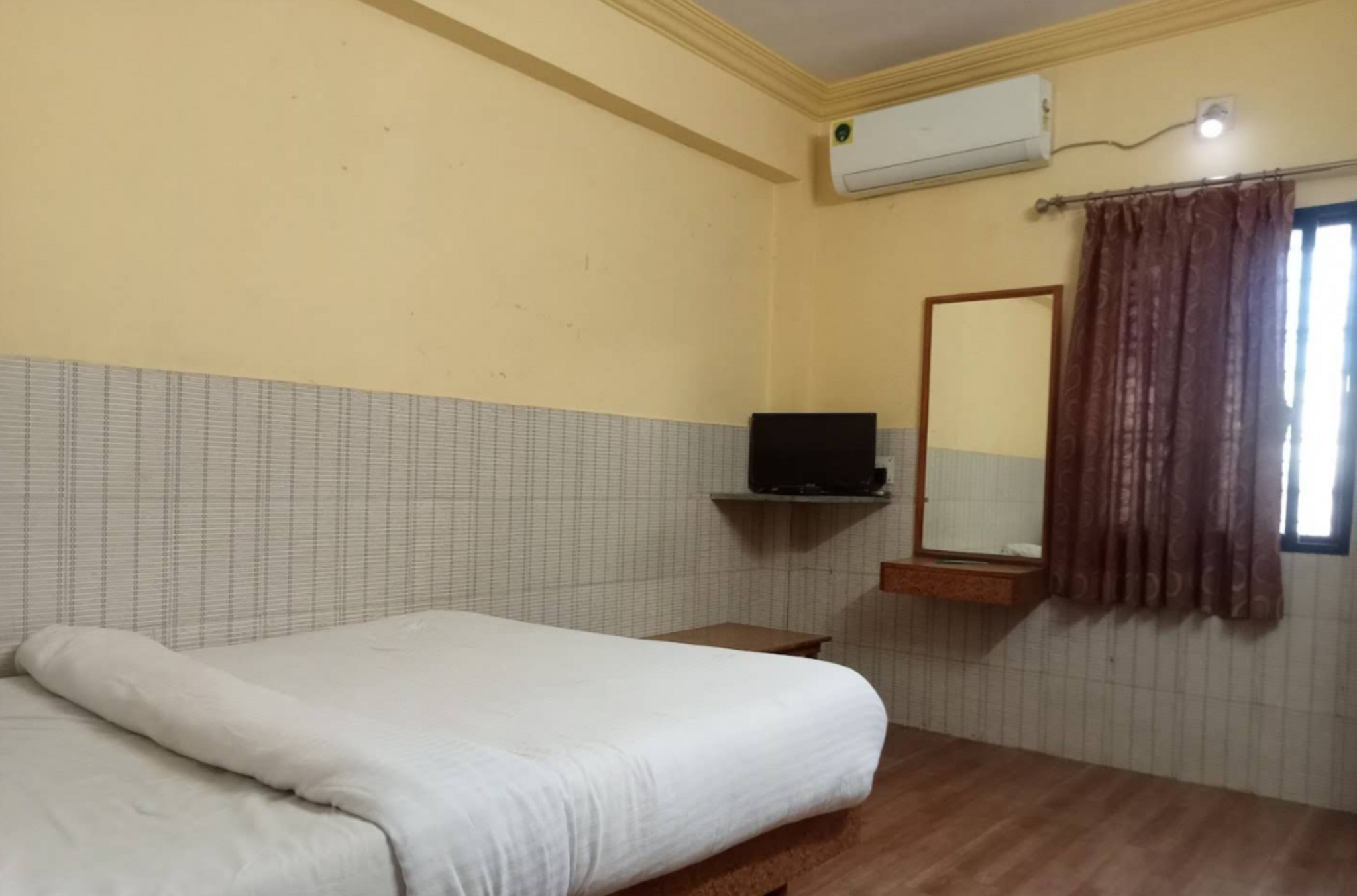 Bedroom 2, Goroomgo Apsara Guest House Ahmedabad, Ahmadabad