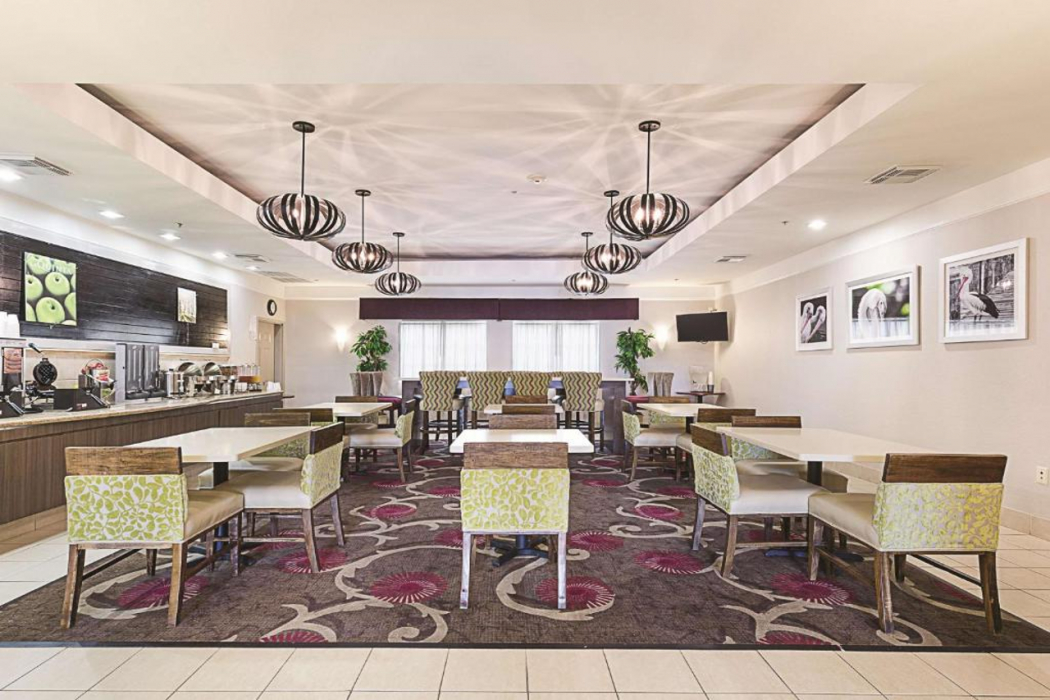 Food & Drinks, Kemah Edgewater Hotel, SureStay Collection by Best Western, Houston
