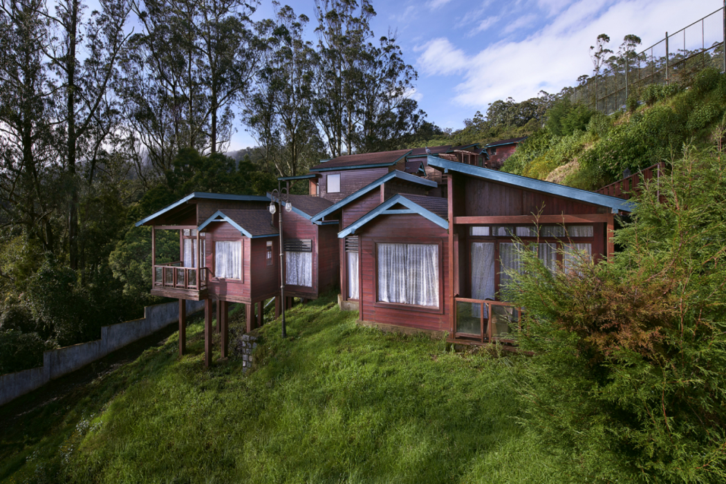 Exterior & Views