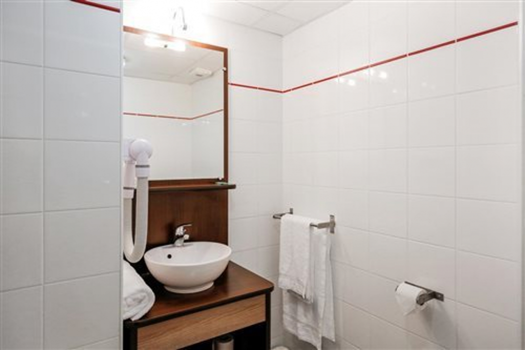 Bathroom 4, APPART'City Confort Agen Centre, Lot-et-Garonne