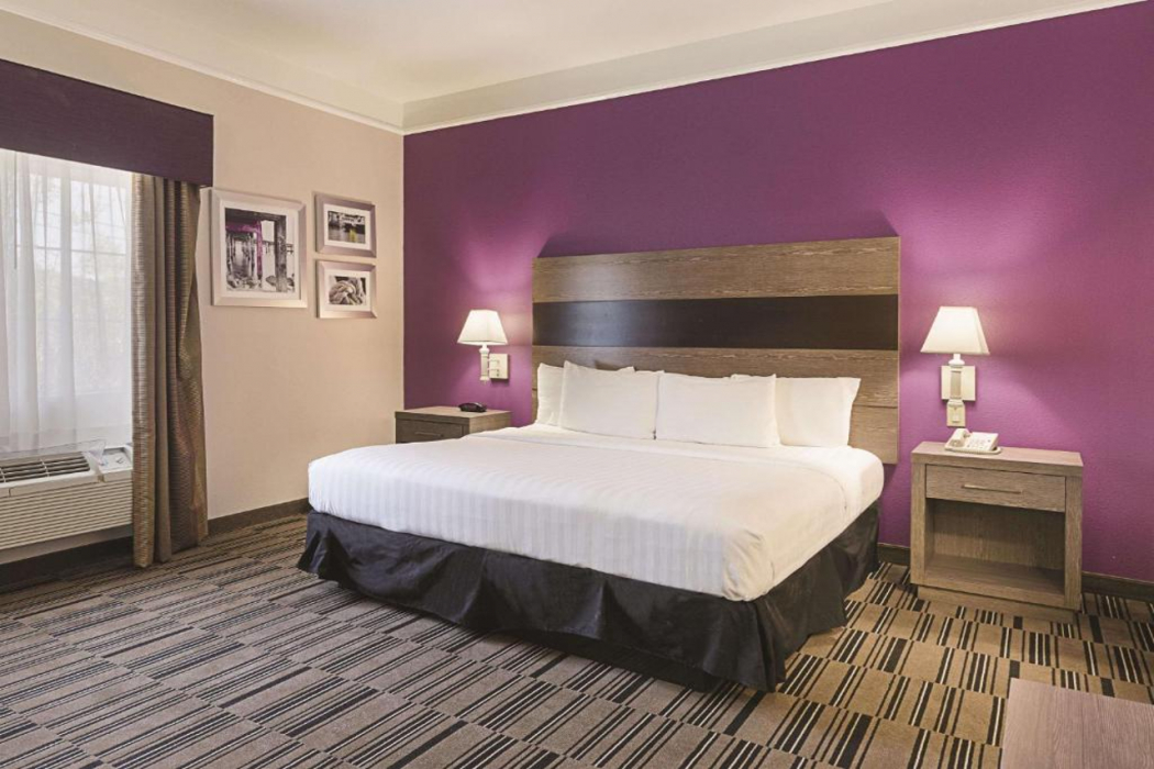 Bedroom 2, Kemah Edgewater Hotel, SureStay Collection by Best Western, Houston