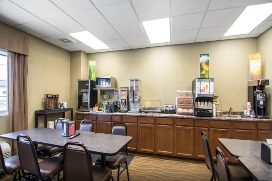 Food & Drinks 4, Quality Inn & Suites Thompson, McDuffie