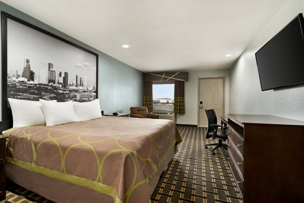 Bedroom 2, Crystal Inn Northeast Houston Downtown I-610, Houston