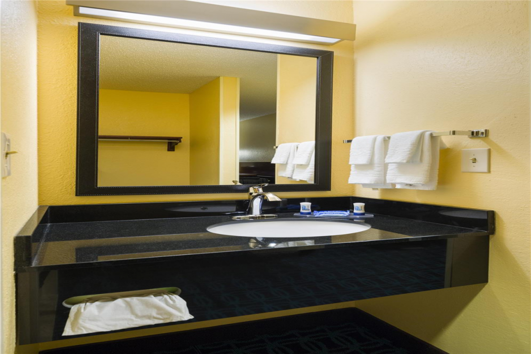Bathroom 5, Best Western Allentown Bethlehem Lehigh Valley Inn & Suites, Lehigh