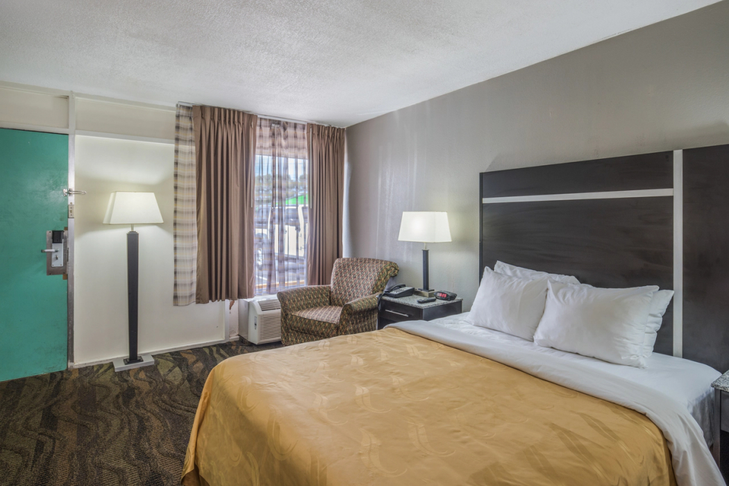 Bedroom 3, Quality Inn & Suites Conference Center, Thomas