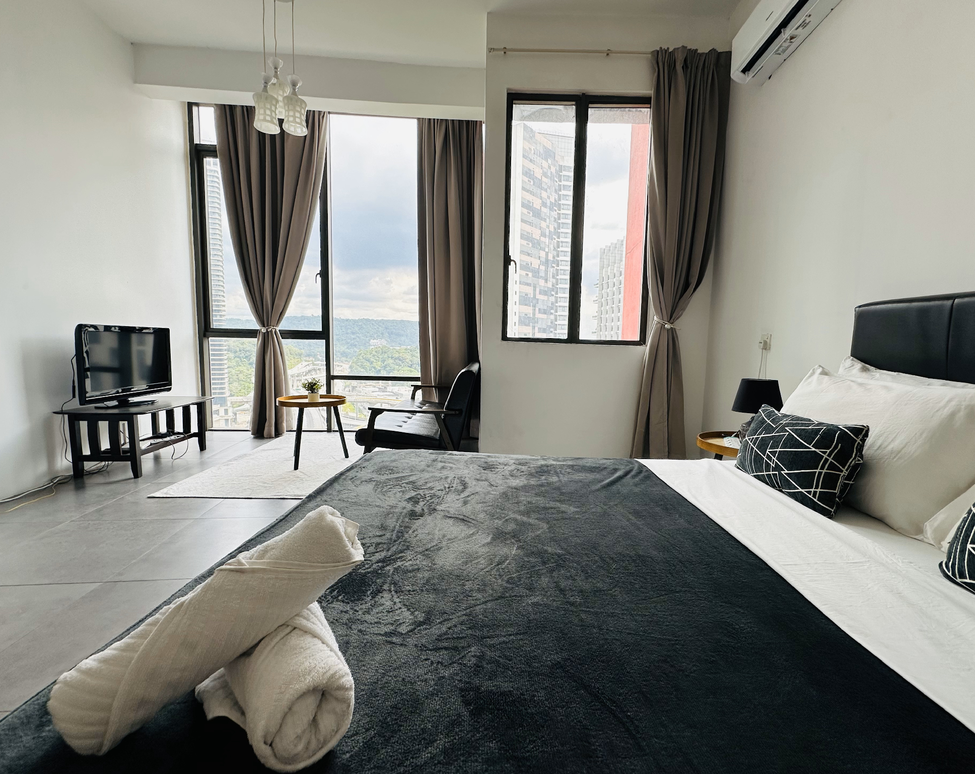Others 4, Hello Empire Damansara (Wifi & Netflix), Petaling Jaya