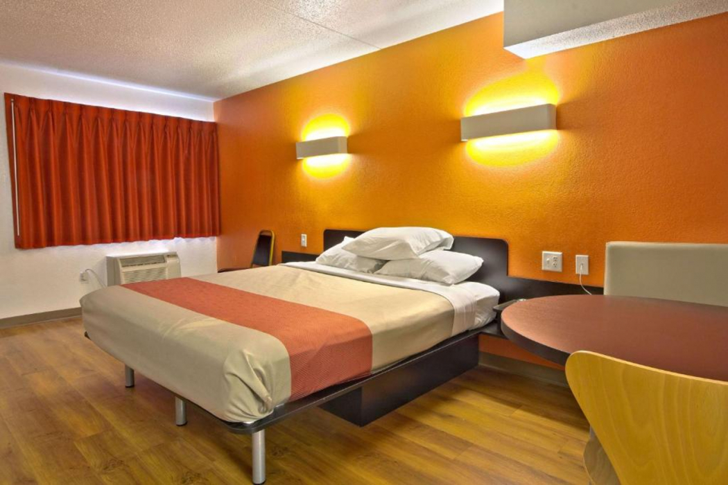 Bedroom 2, Motel6 Piscataway, NJ, Middlesex