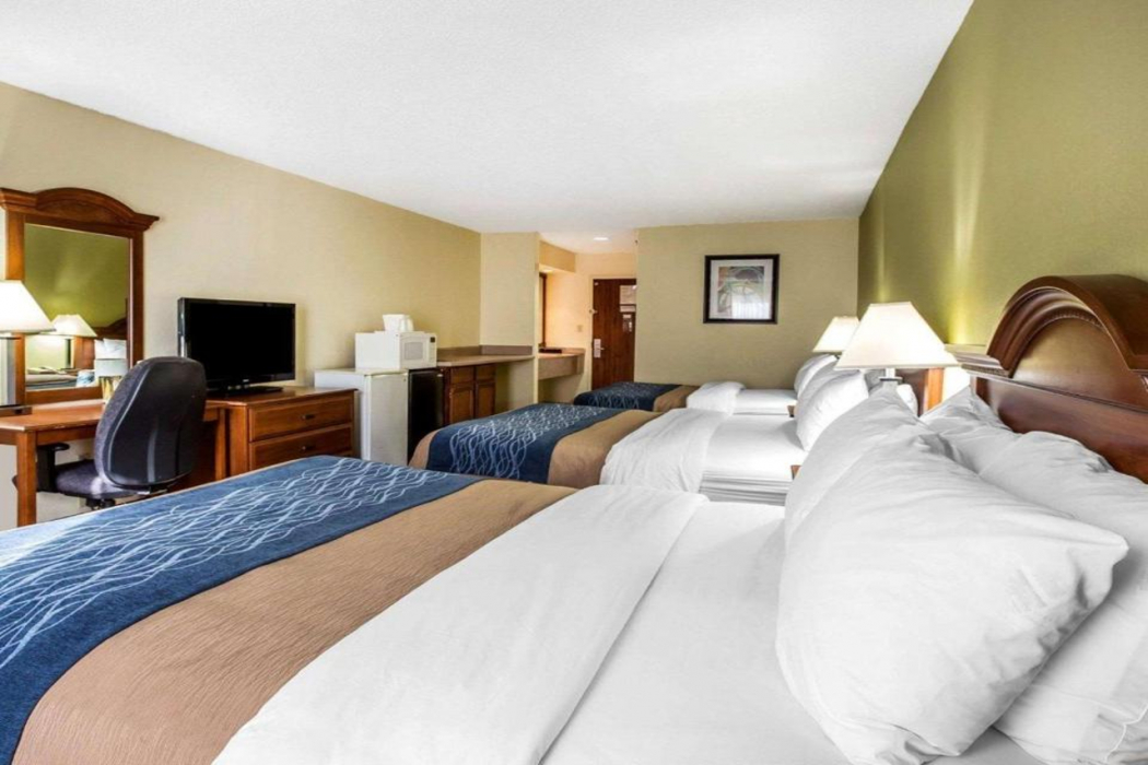 Bedroom 3, Quality Inn Darien-North Brunswick, McIntosh