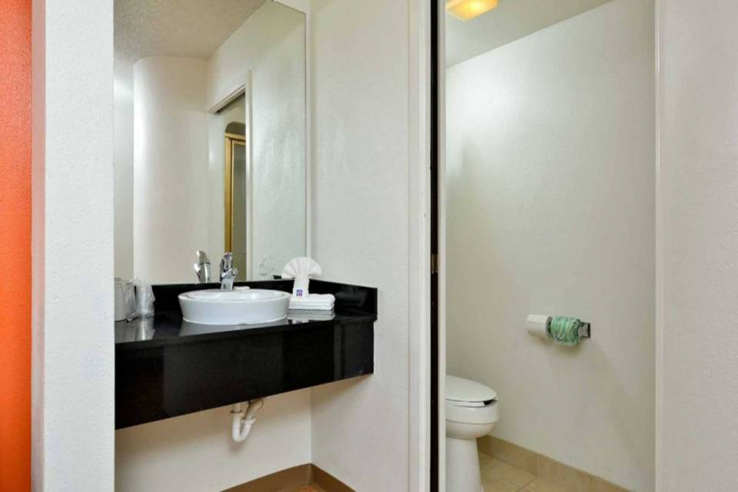 Bathroom 4, Motel 6 Plano, TX - West - Frisco, Collin