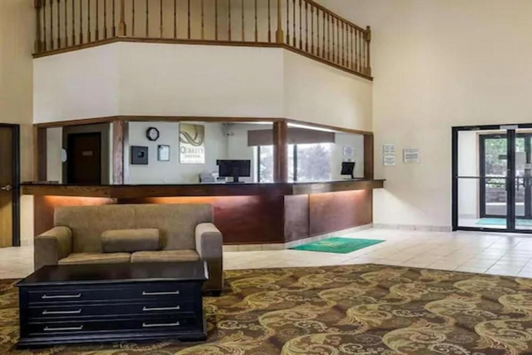Others, Quality Suites Near West Acres, Cass