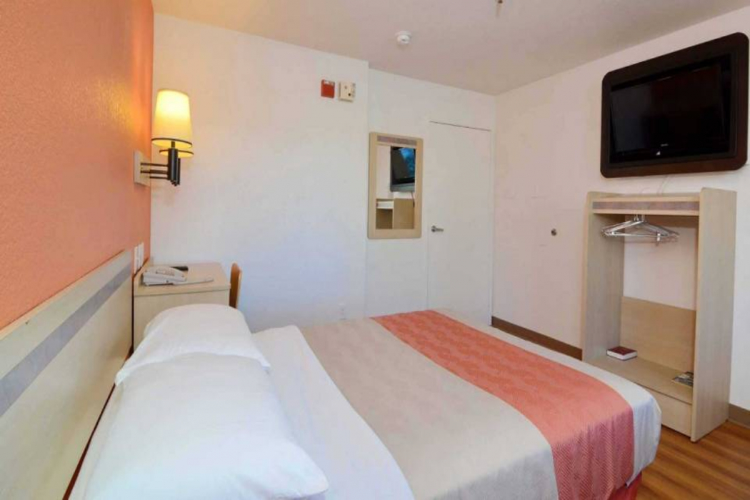 Bedroom 2, Motel6 Twentynine Palms, CA, San Bernardino