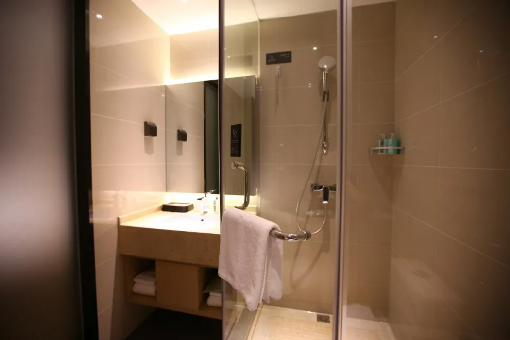 Bathroom 3, City Comfort Inn Changzhou Global Harbor Dinosaur Park, Changzhou