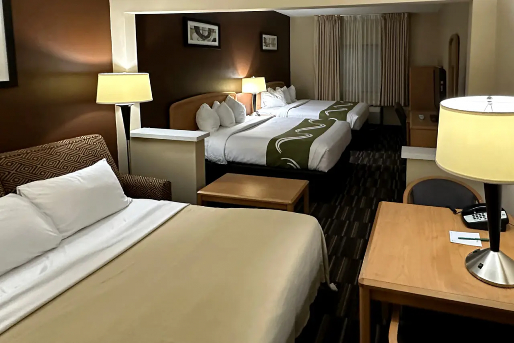 Bedroom 2, Quality Suites Near West Acres, Cass